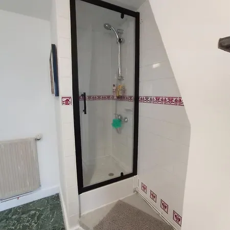 Maison 4 Avec Cour Proche Centre & Vakantiehuis *