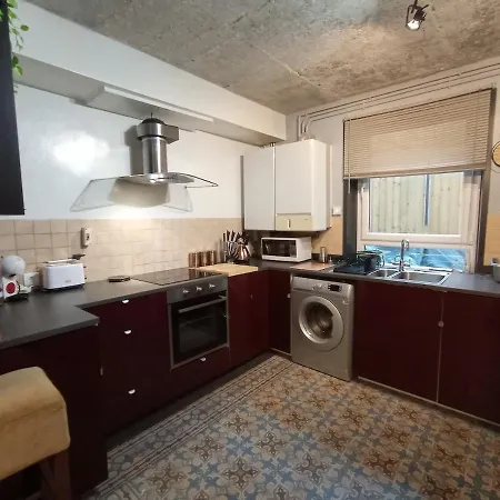 Maison 4 Avec Cour Proche Centre & Vakantiehuis *