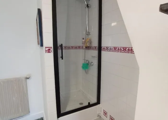 Maison 4 Avec Cour Proche Centre & Vakantiehuis *