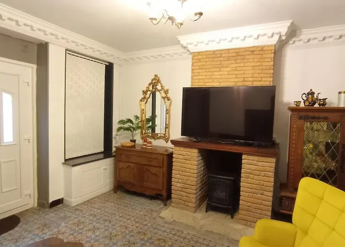 Maison 4 Avec Cour Proche Centre & Σπίτι διακοπών Μπουλόν-Σιρ-Μερ